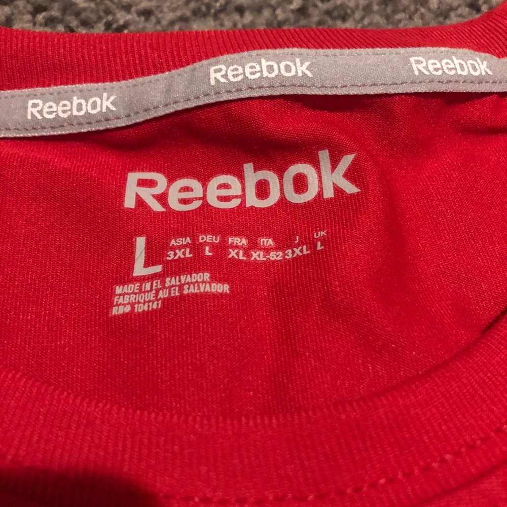 Red Men’s Reebok T-shirt - Picture 2 of 3